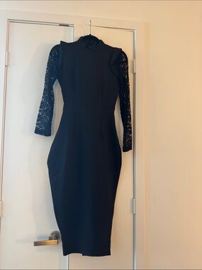 Chic Black Lace Sleeve Midi Dress with High Neck